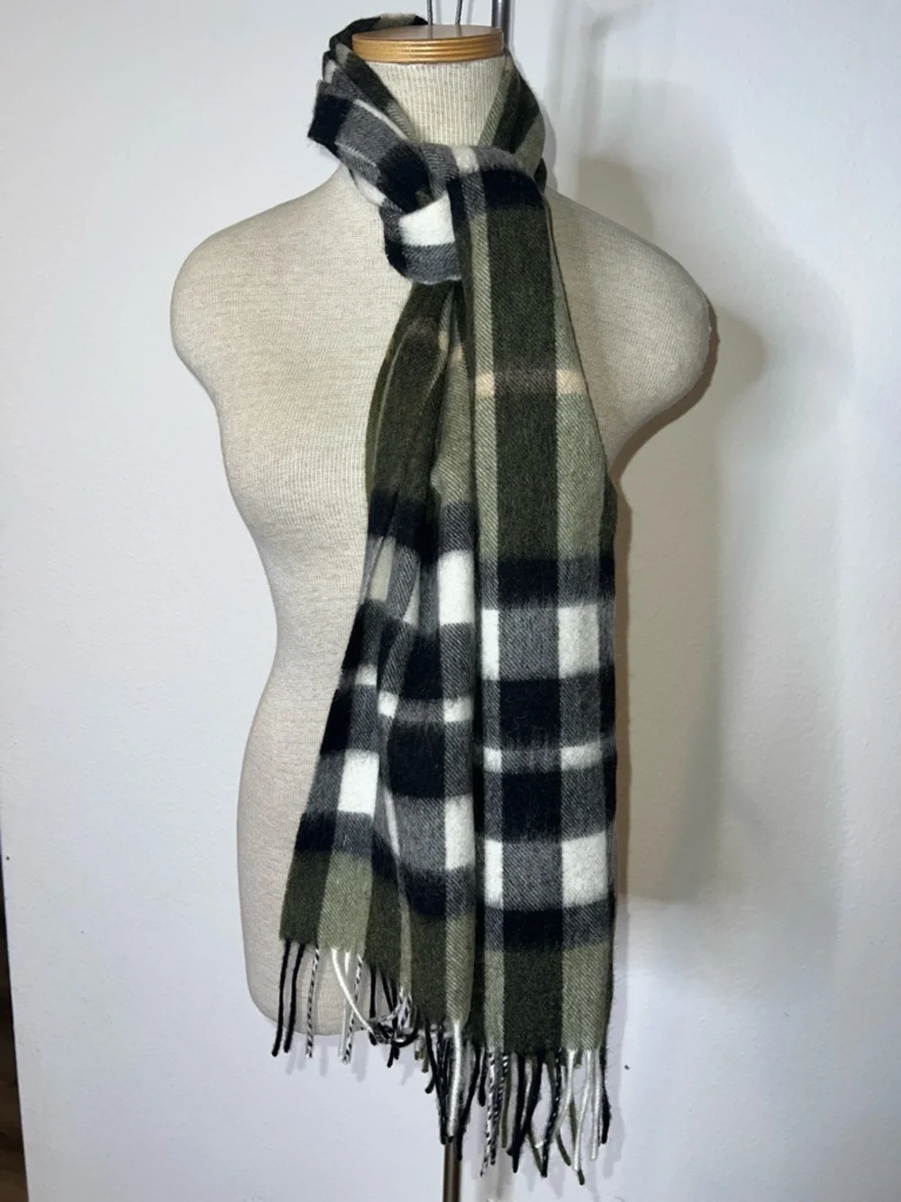Edinburgh Plaid Fringe Lambswool Scarf